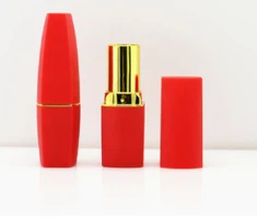 লাল লিপস্টিক টিউব