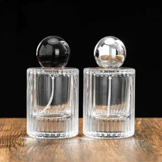 ভিনটেজ পারফিউমের বোতল